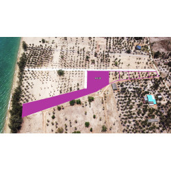 Land 4 rai for sale on the beach in Thap Sakae