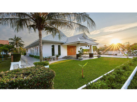 Pool villa at 5 min from the beach