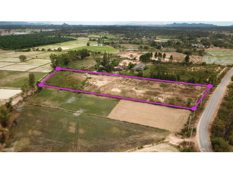 Terrain 7 Rai 261 T.W. à vendre à Pranburi