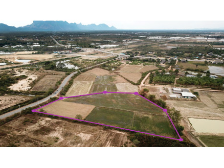 Terrain 6 Rai 17 T.W. à vendre à Pranburi