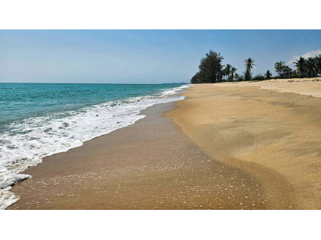 Beach land 102 rai in Thap Sakae
