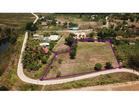 Land in Hua Hin 2 rai 3 ngan 27.7 tarang wah