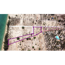 Land 4 rai for sale on the beach in Thap Sakae
