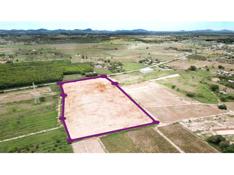 Land 14 rai for sale in Hua hin - Nongphai