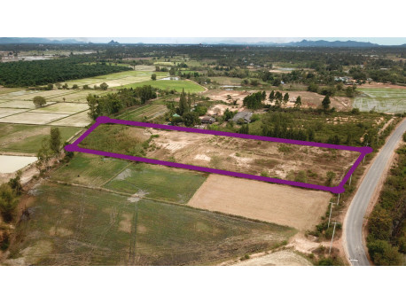 Terrain 7 Rai 261 T.W. à vendre à Pranburi