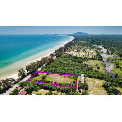 Land for sale 3,5 rai front beach in Bang Saphan Thailand