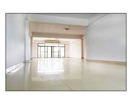 Building 3 and half in Prinburi Thailand