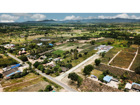 Land 100 T.w. for sale in Hua hin soi 112 (Thung yao)